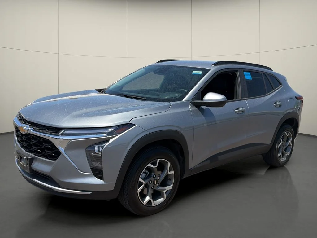 Used 2025 Gray Chevrolet LT image 3