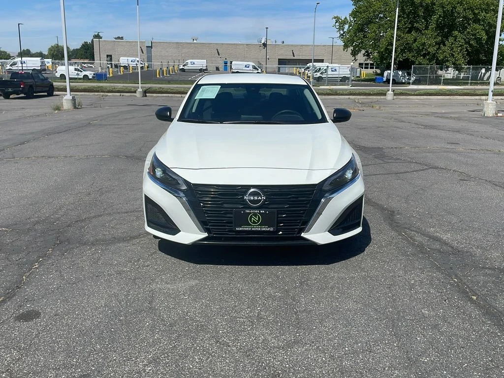 Used 2025 Glacier White Nissan SV image 2