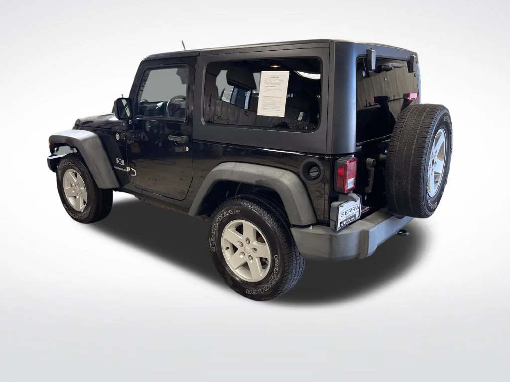 Used 2008 Black Jeep X image 3