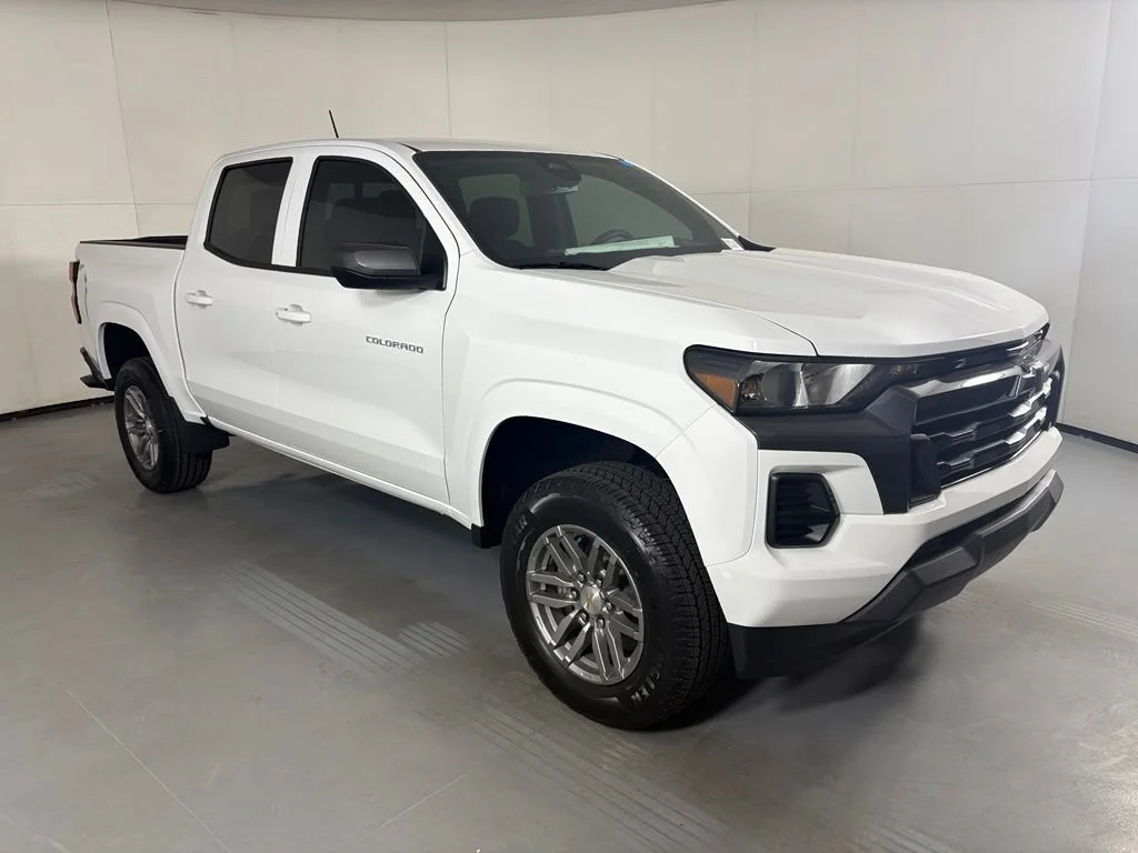 New 2026 Summit White Chevrolet LT image 2