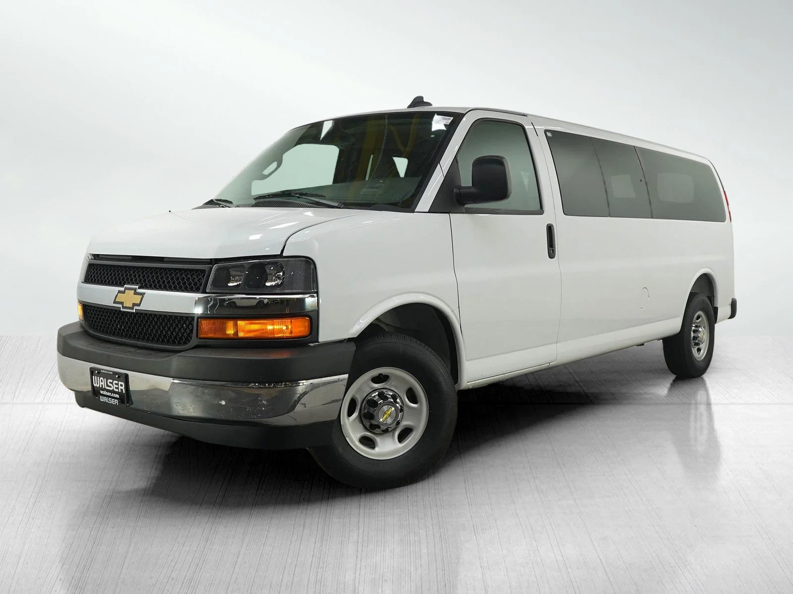 2025 Chevrolet Express 3500 LT Extended's photo