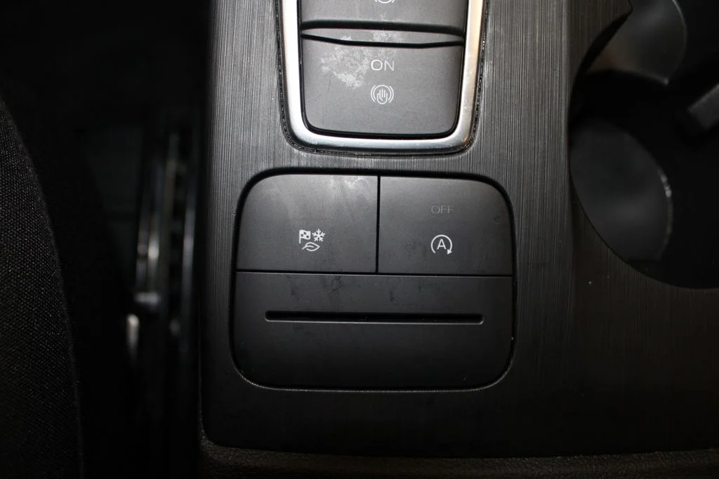 Certified Used 2024 Oxford White Ford Active image 34