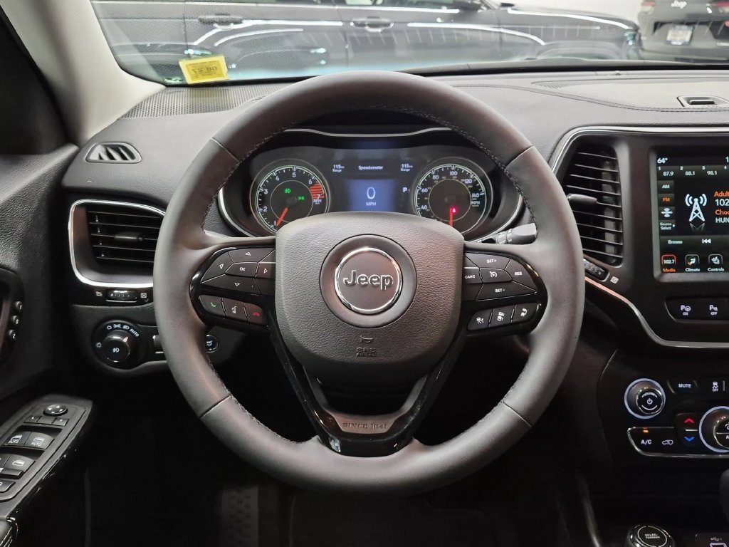 Used 2023 Gray Jeep Altitude image 13