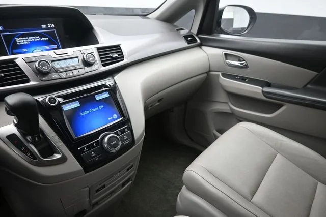 Used 2017  Honda EX-L image 32