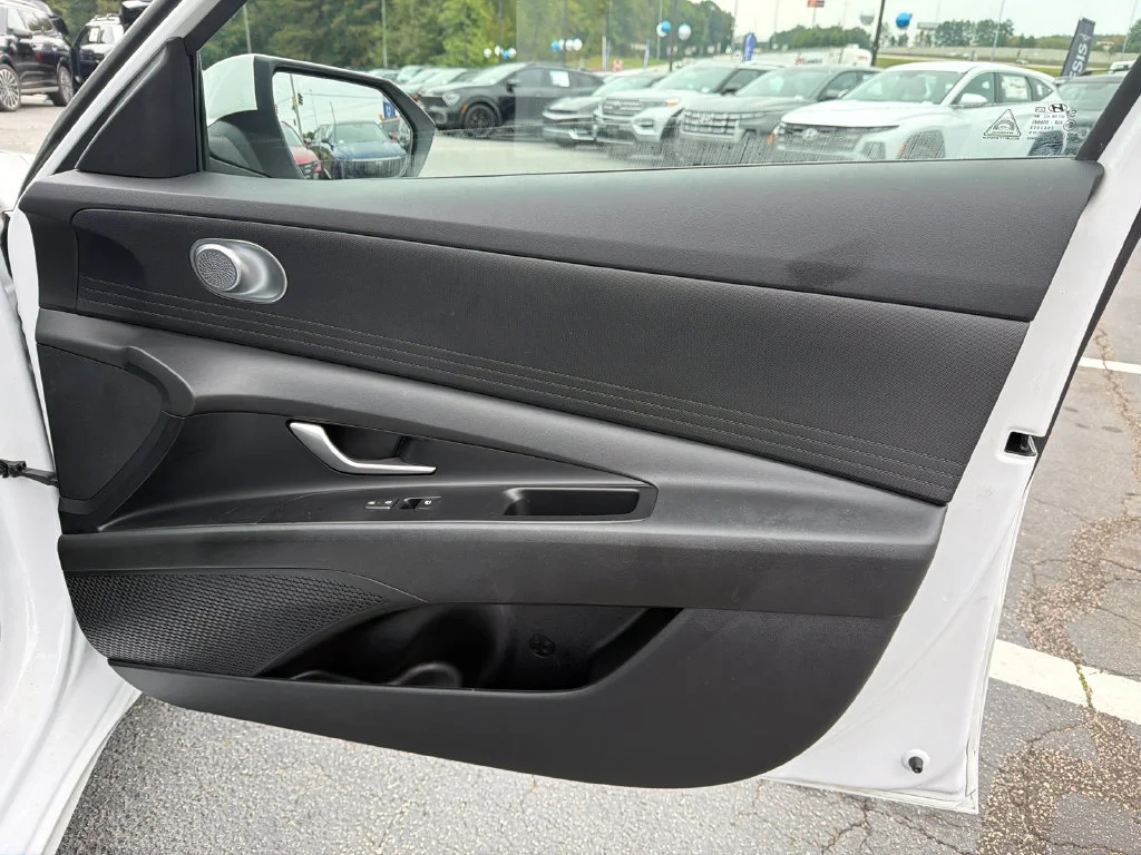 Used 2024 White Hyundai SEL image 14