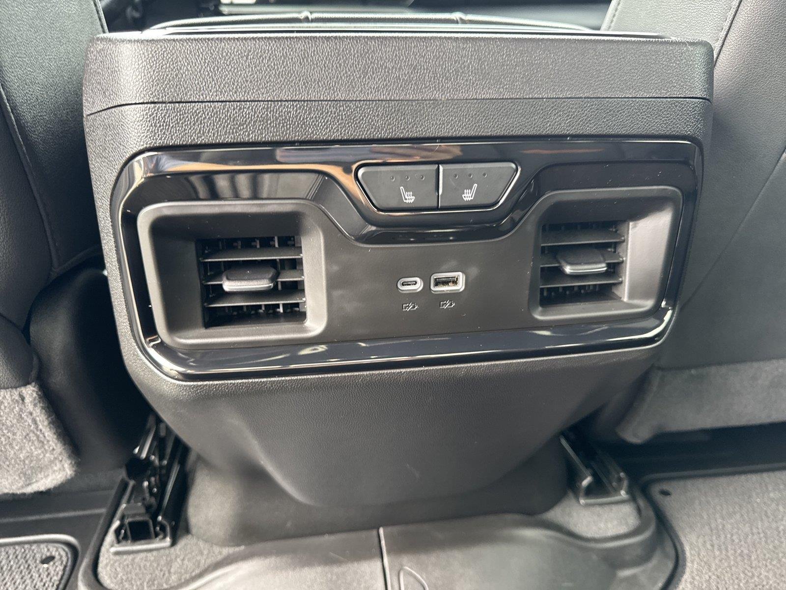 Used 2025 Sterling Metallic GMC AT4 image 33