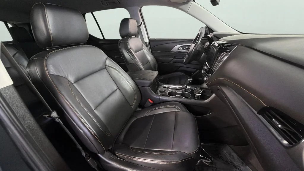 Used 2019 GRAPHITE METALLIC Chevrolet LT Leather image 35