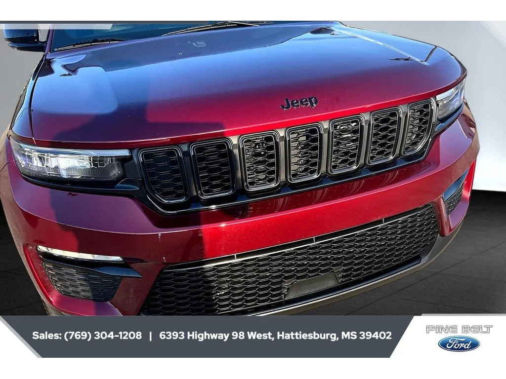 Used 2025 Velvet Red Pearlcoat Jeep Limited image 5