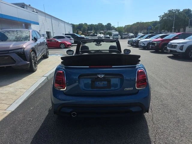 Used 2022 Blue MINI Iconic image 6