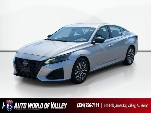Used 2024 Silver Nissan 2.5 SV image 1