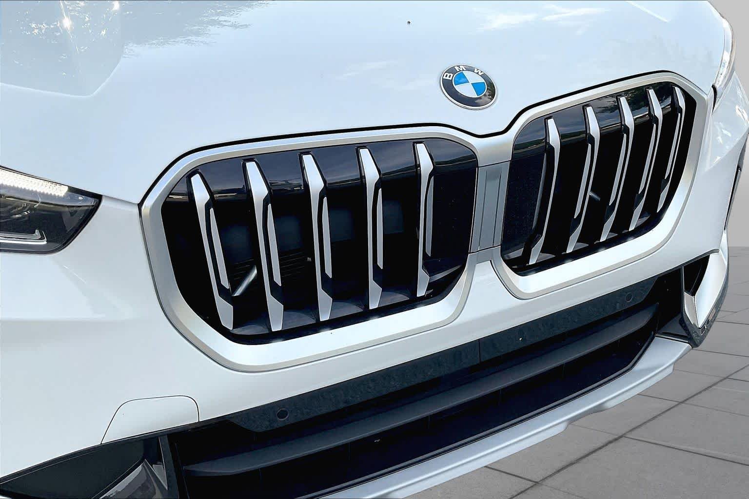 Used 2025 Alpine White BMW xDrive28i image 58