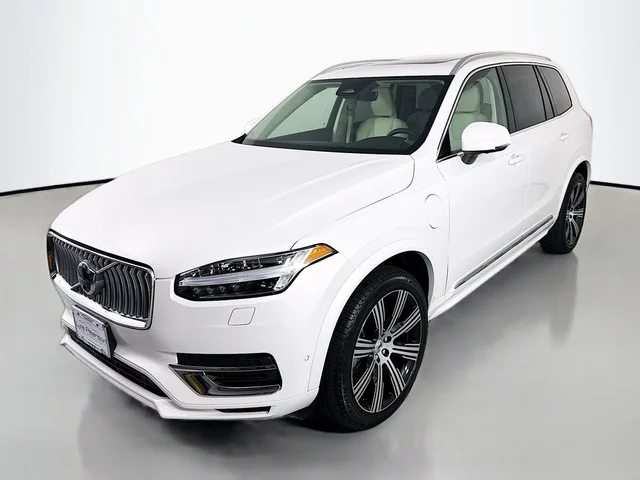2024 Volvo XC90 Recharge Plug-In Hybrid T8 Plus Bright Theme 7 Passenger