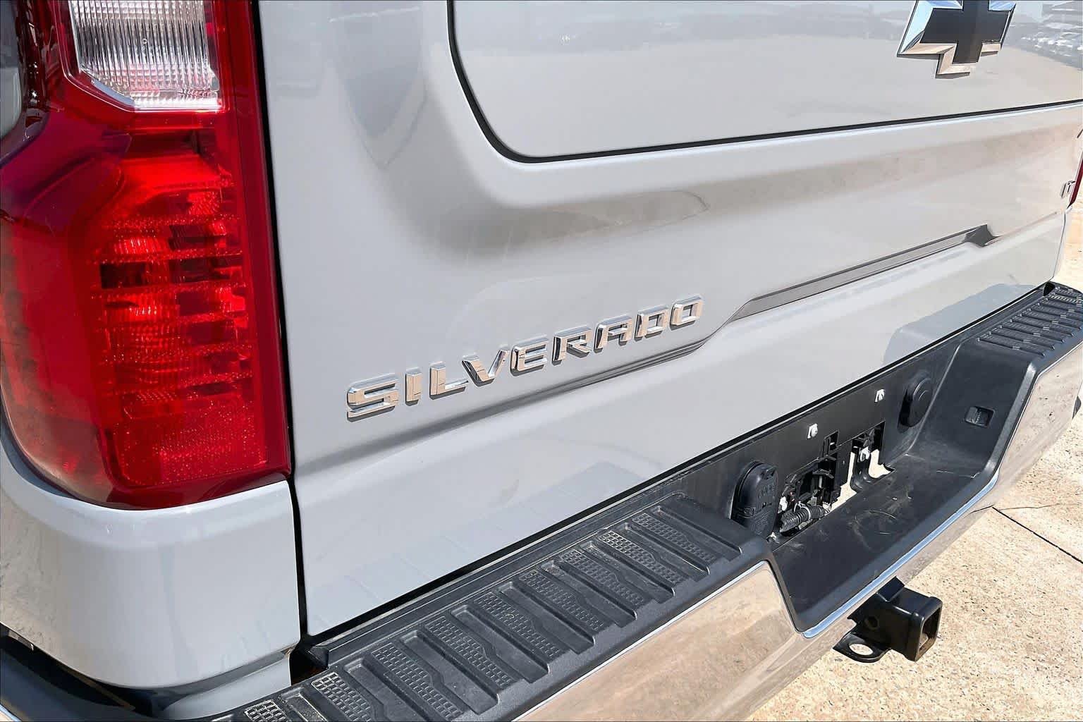 Used 2024 Slate Gray Metallic Chevrolet LT image 28
