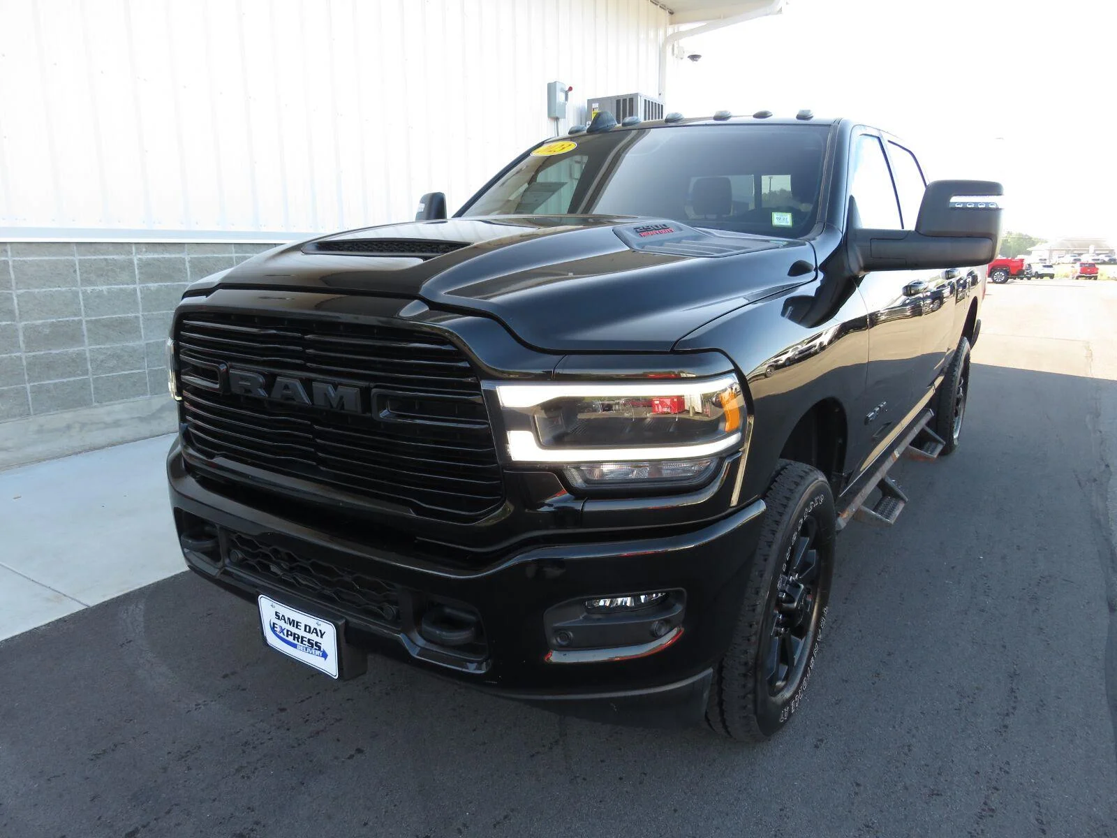 Used 2023 Diamond Black Crystal Pearlcoat Ram Laramie image 11