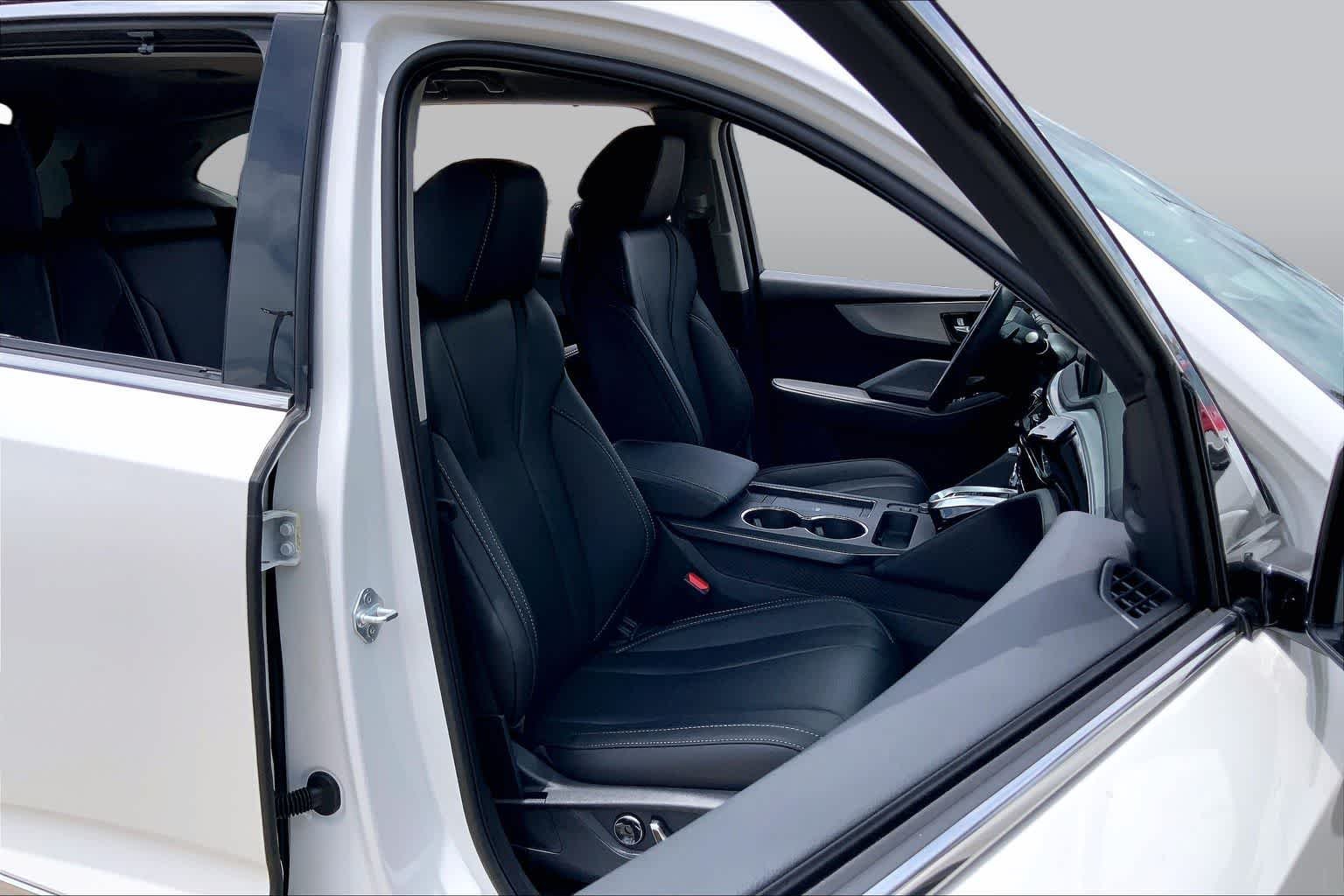 Used 2026 Platinum White Pearl Acura w/Technology Package image 9