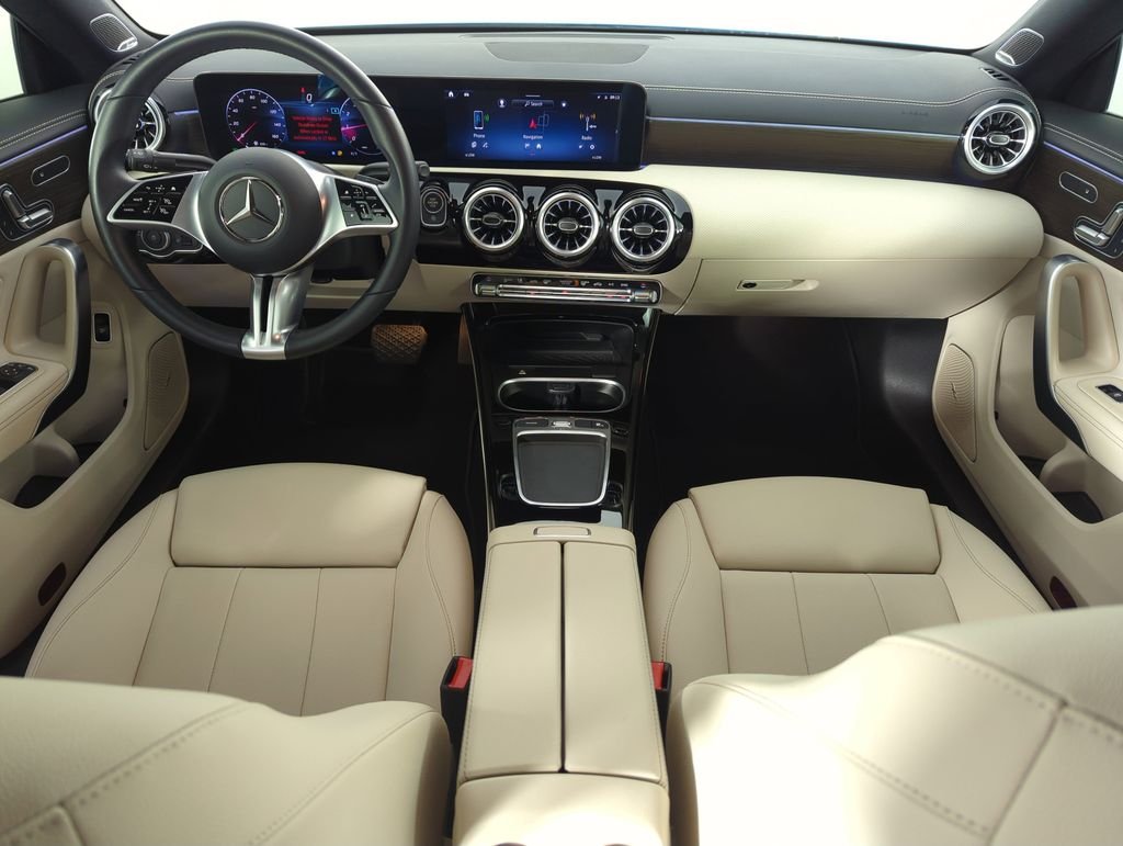 Used 2025  Mercedes-Benz CLA 250 image 15