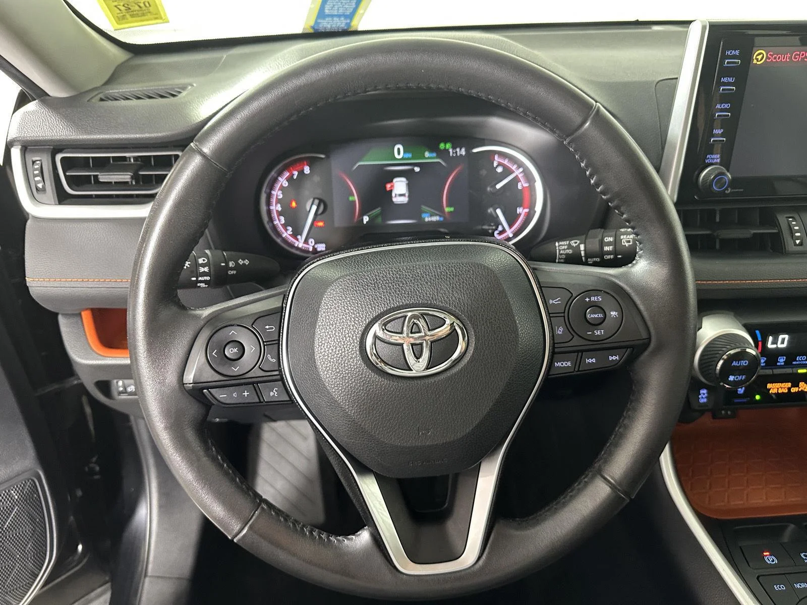 Used 2019 Midnight Black Metallic Toyota Adventure image 9