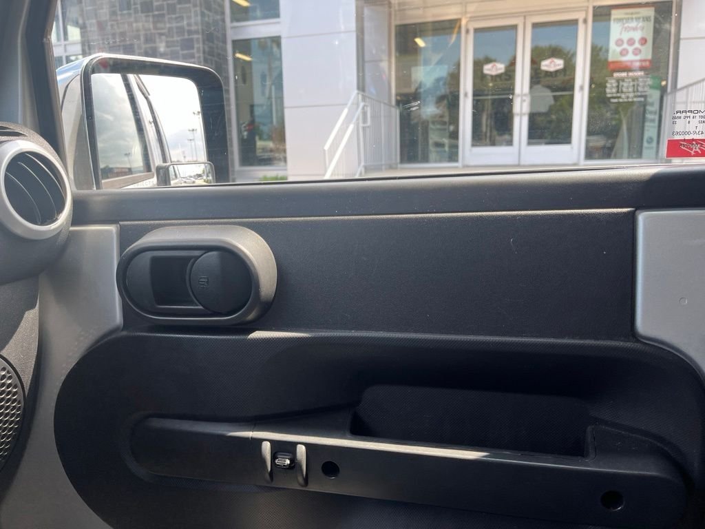 Used 2008 Silver Jeep Unlimited Sahara image 23