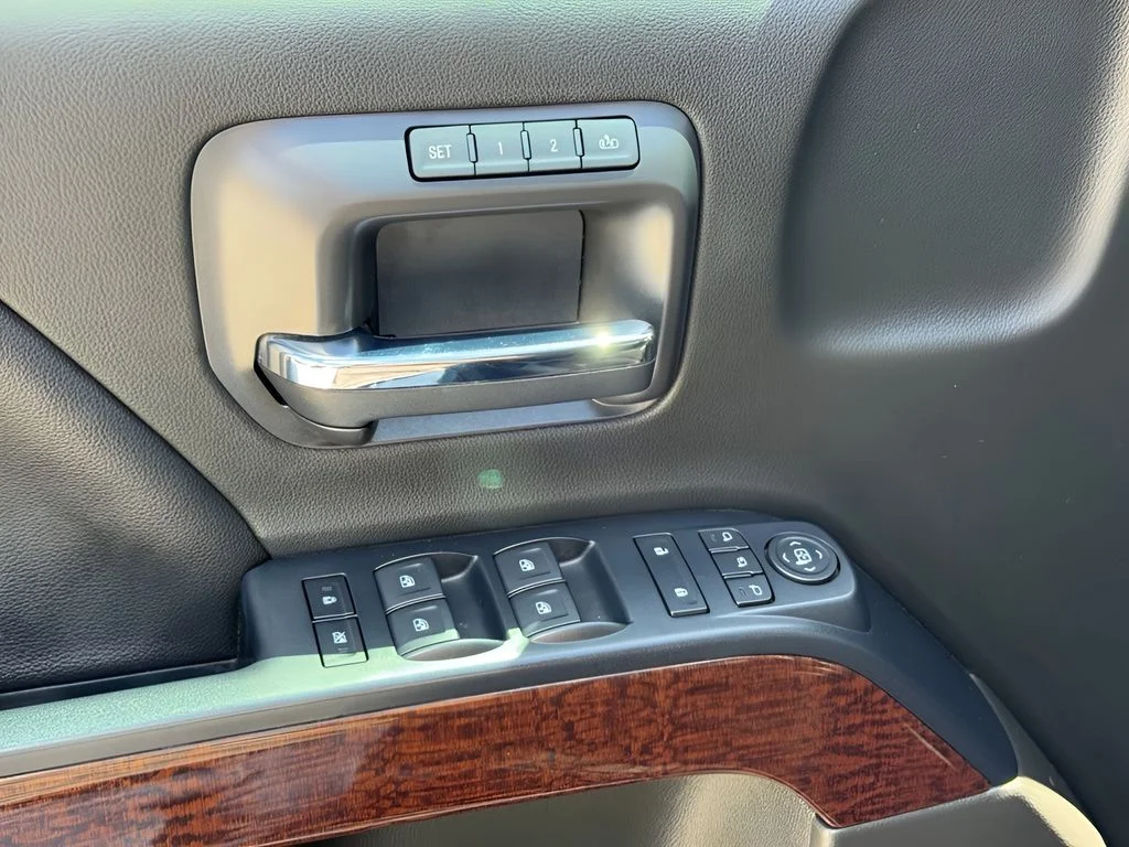 Used 2018 Black GMC SLT image 15