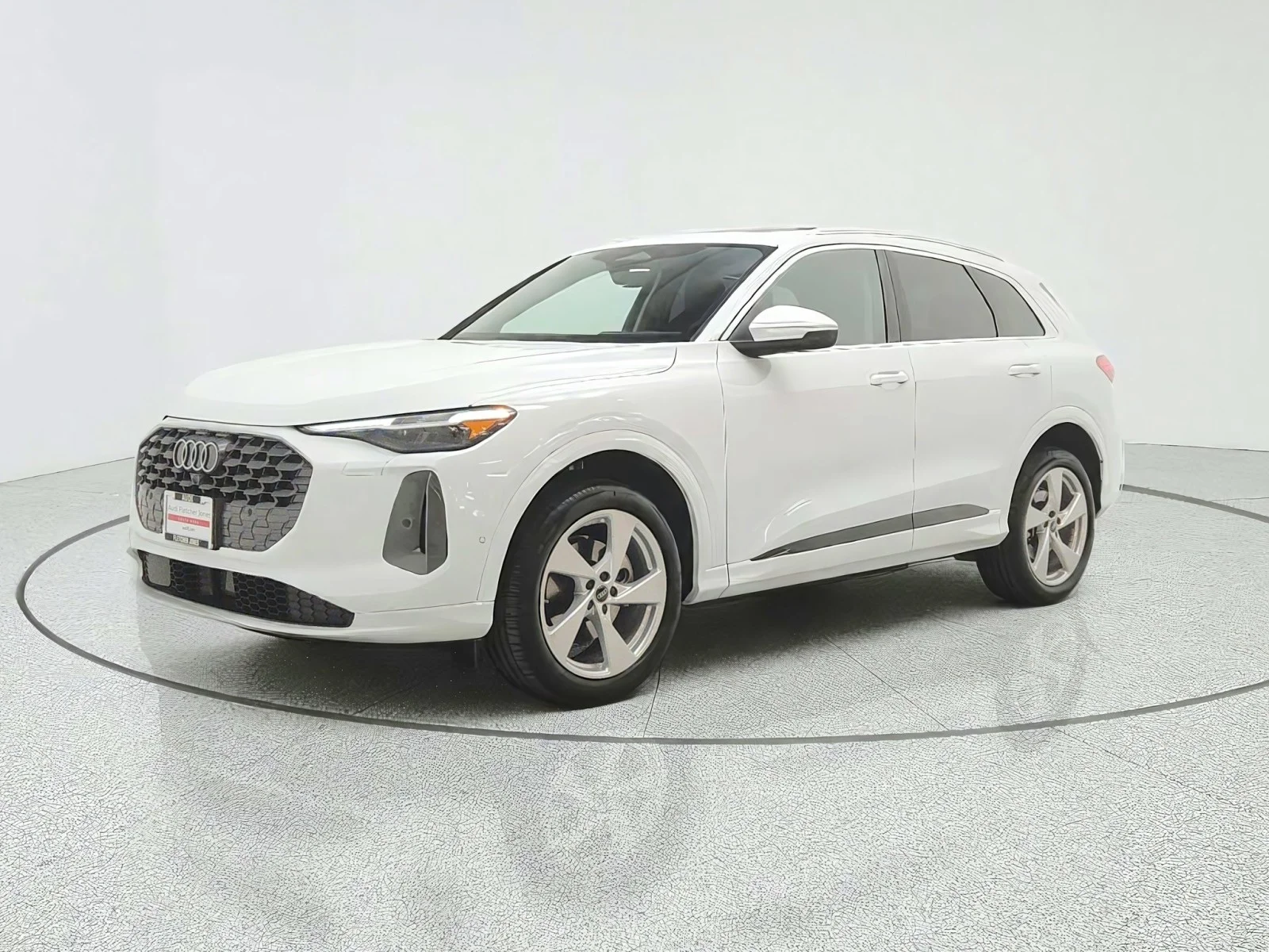 Luxury Loaner 2025 Q5 SUV