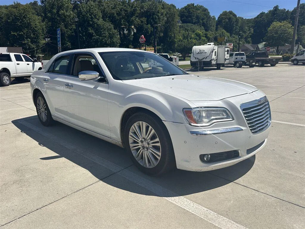 Used 2013 Ivory Tri-Coat Pearl Chrysler 300C image 1