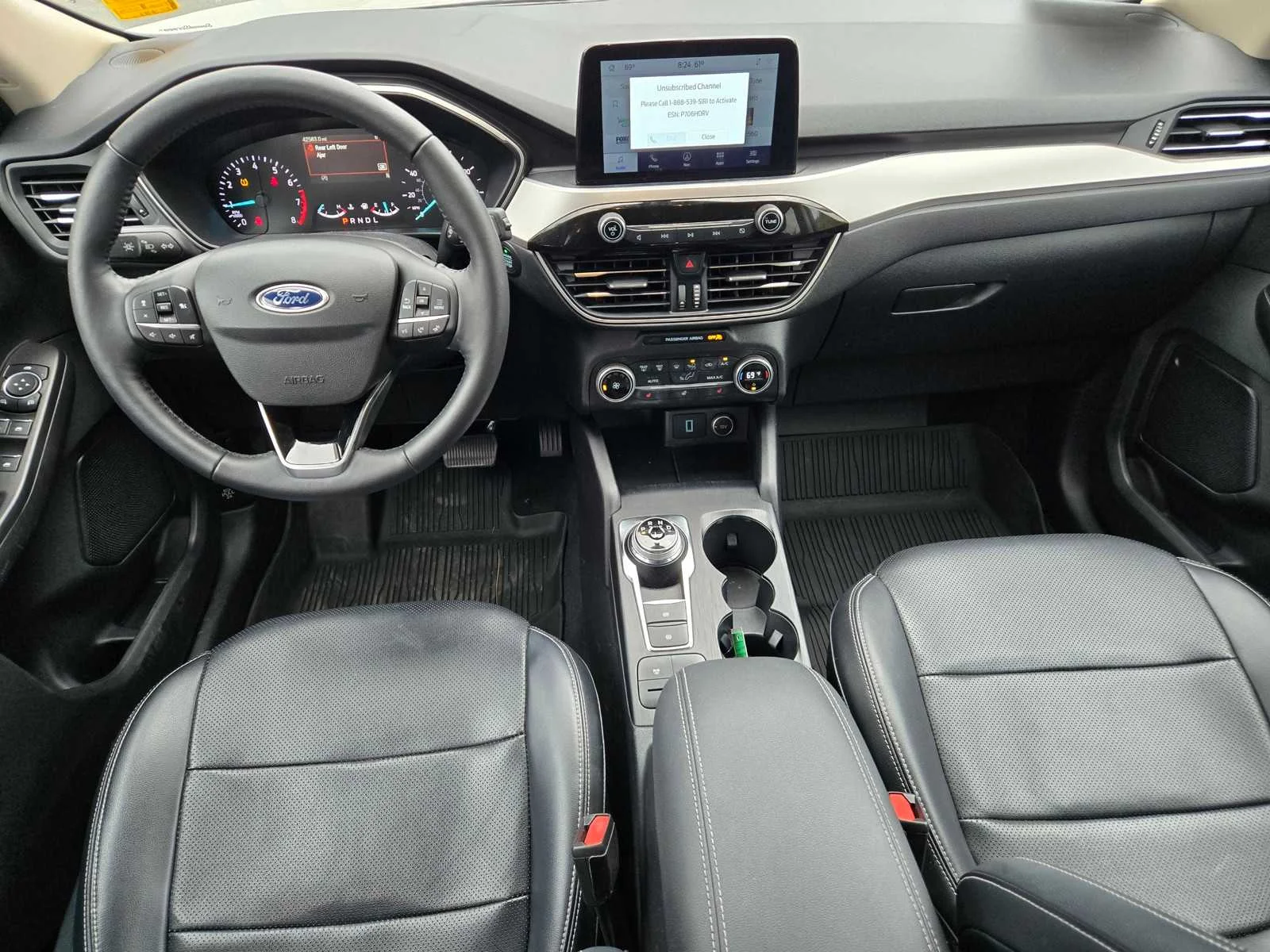 Used 2020  Ford SEL image 9