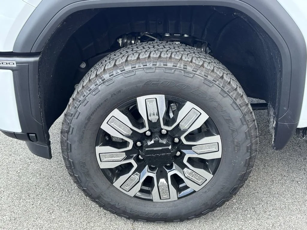 New 2026 Glacier White Tricoat GMC Denali image 10