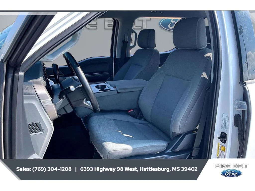 Used 2025 Oxford White Ford XLT image 19