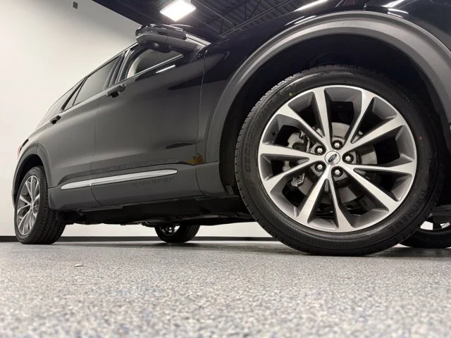 Used 2025 Black Ford Platinum image 2