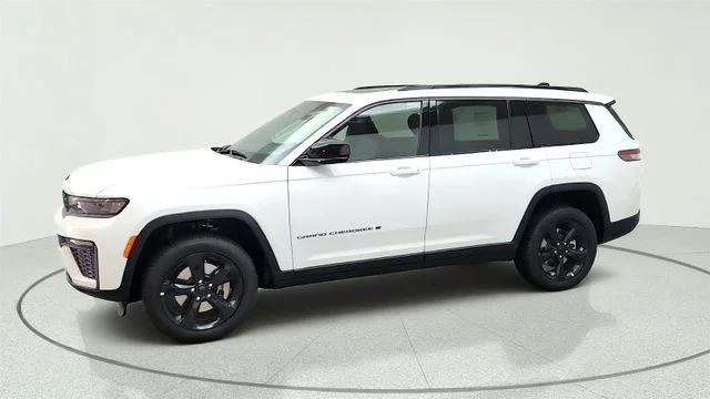 New 2026 Bright White Clear-Coat Exterior Paint Jeep Limited image 6