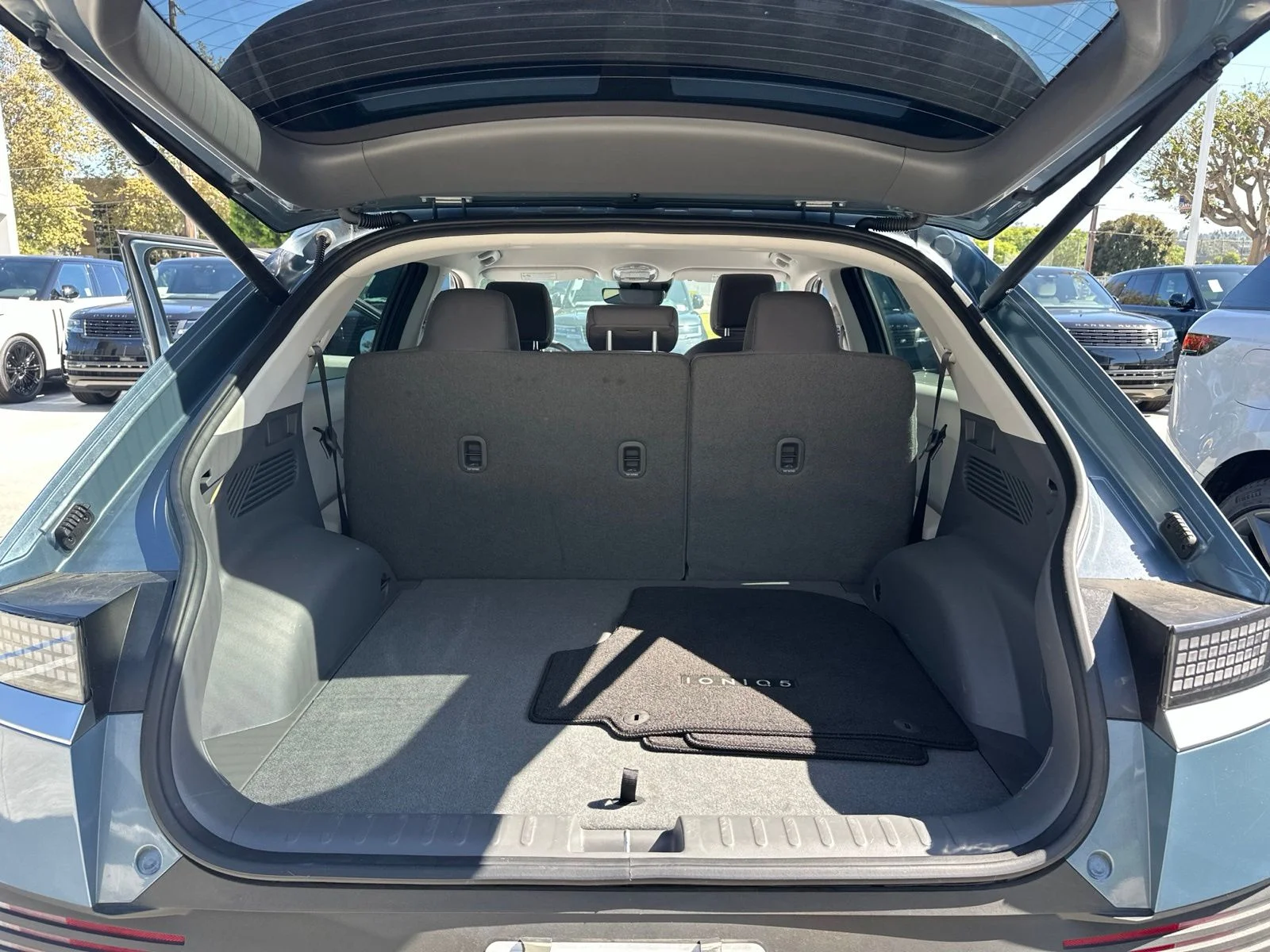 Used 2024 Lucid Blue Hyundai SEL image 11
