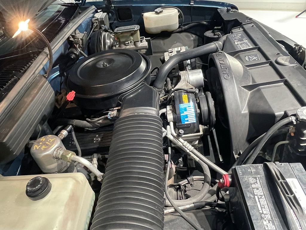 Used 1992  Chevrolet NA image 24