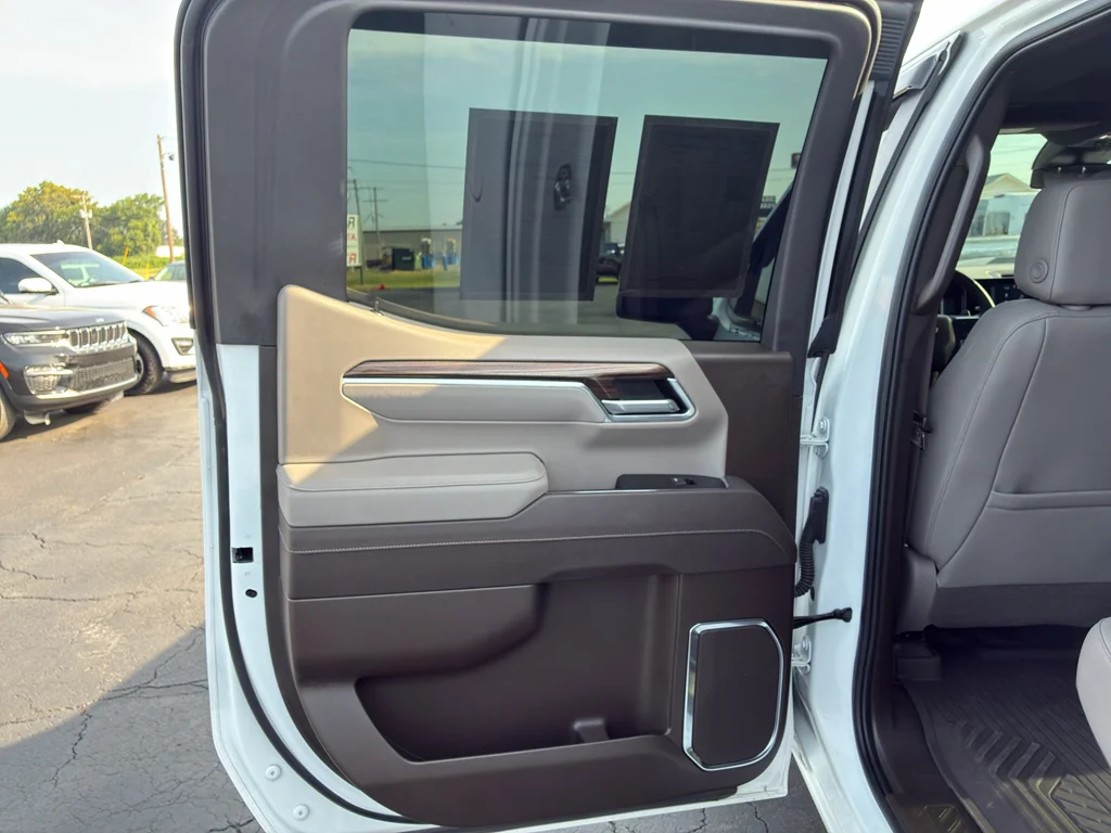 Used 2025 Summit White Chevrolet LT Trail Boss image 20