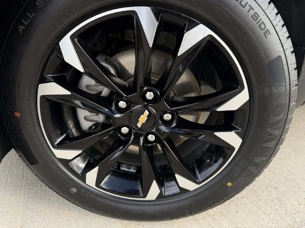 Used 2021 White Chevrolet LT image 8