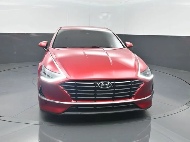 Used 2021 Red Hyundai SE image 28