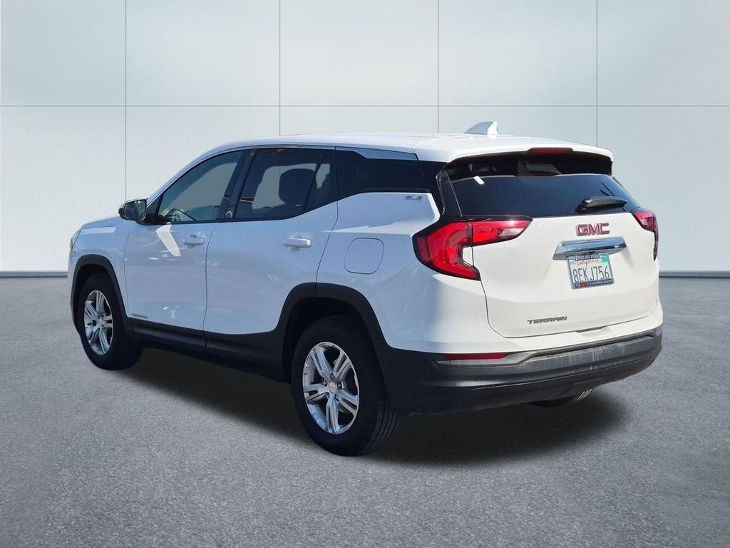Used 2018 White GMC SLE image 4