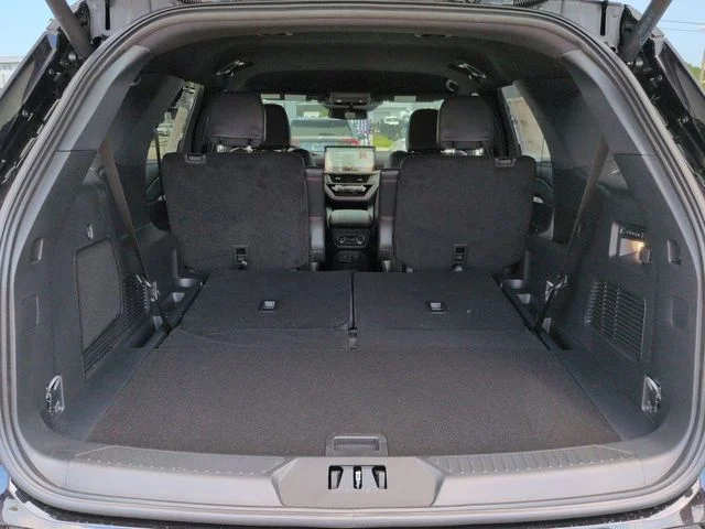 New 2026 Agate Black Metallic Ford ST image 13