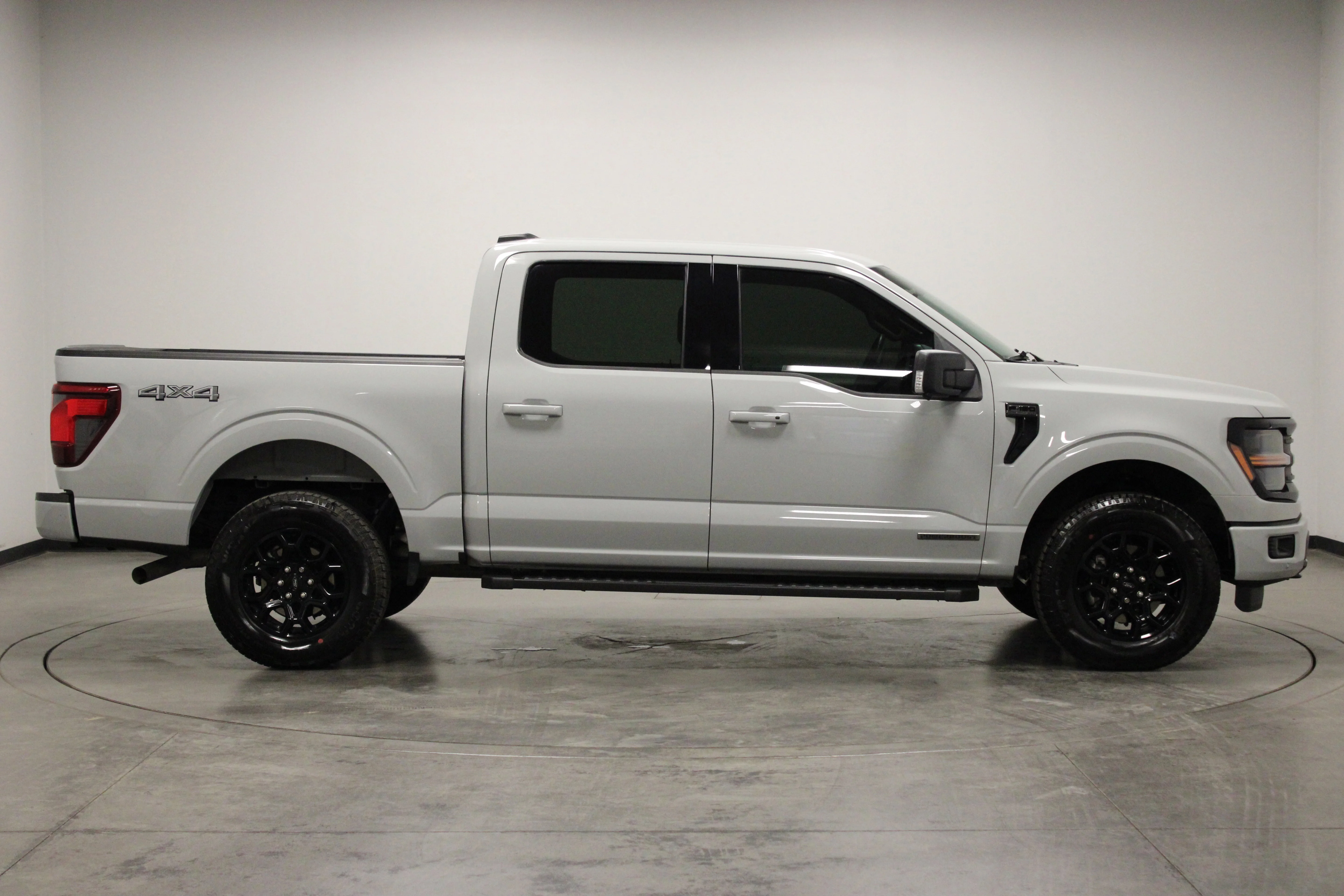 Used 2024 Avalanche Ford XLT image 9