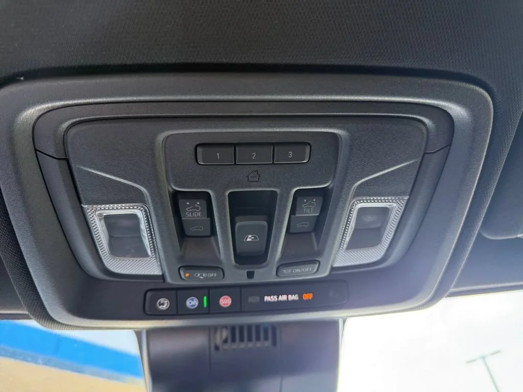New 2026 Summit White GMC AT4 image 33