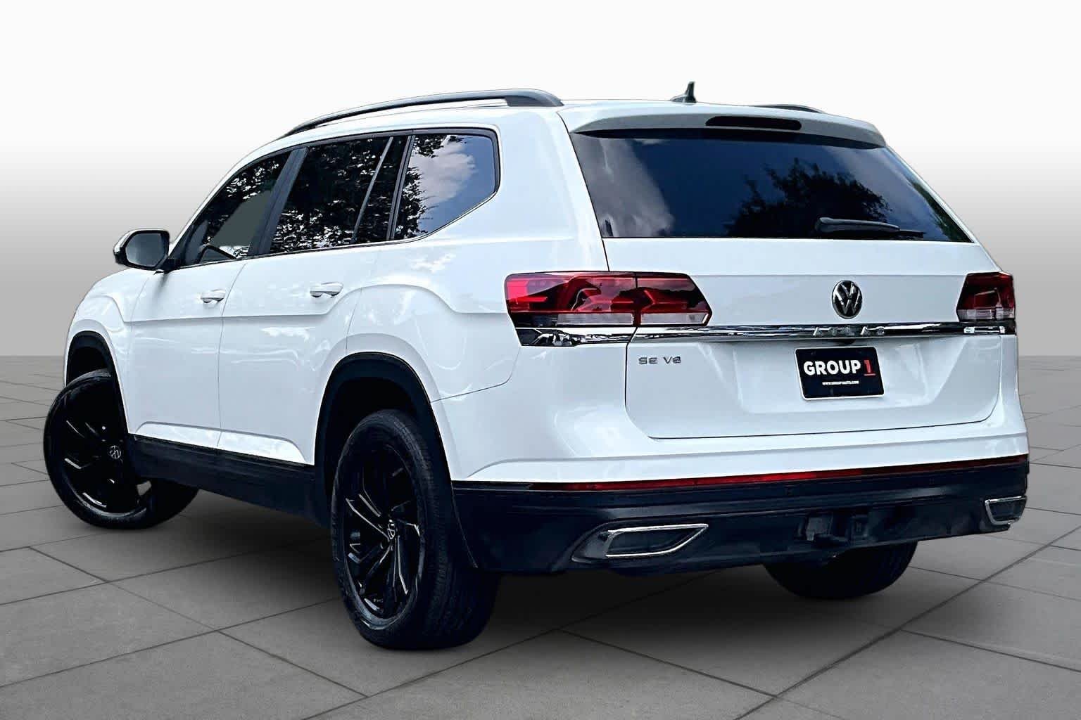 Used 2023 Pure White Volkswagen 3.6L V6 SE w/Technology image 12