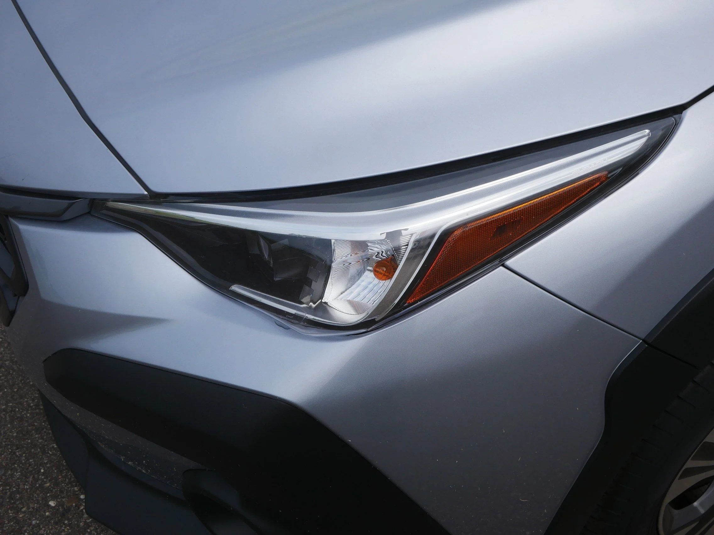 Used 2024 Ice Silver Metallic Subaru Premium image 15