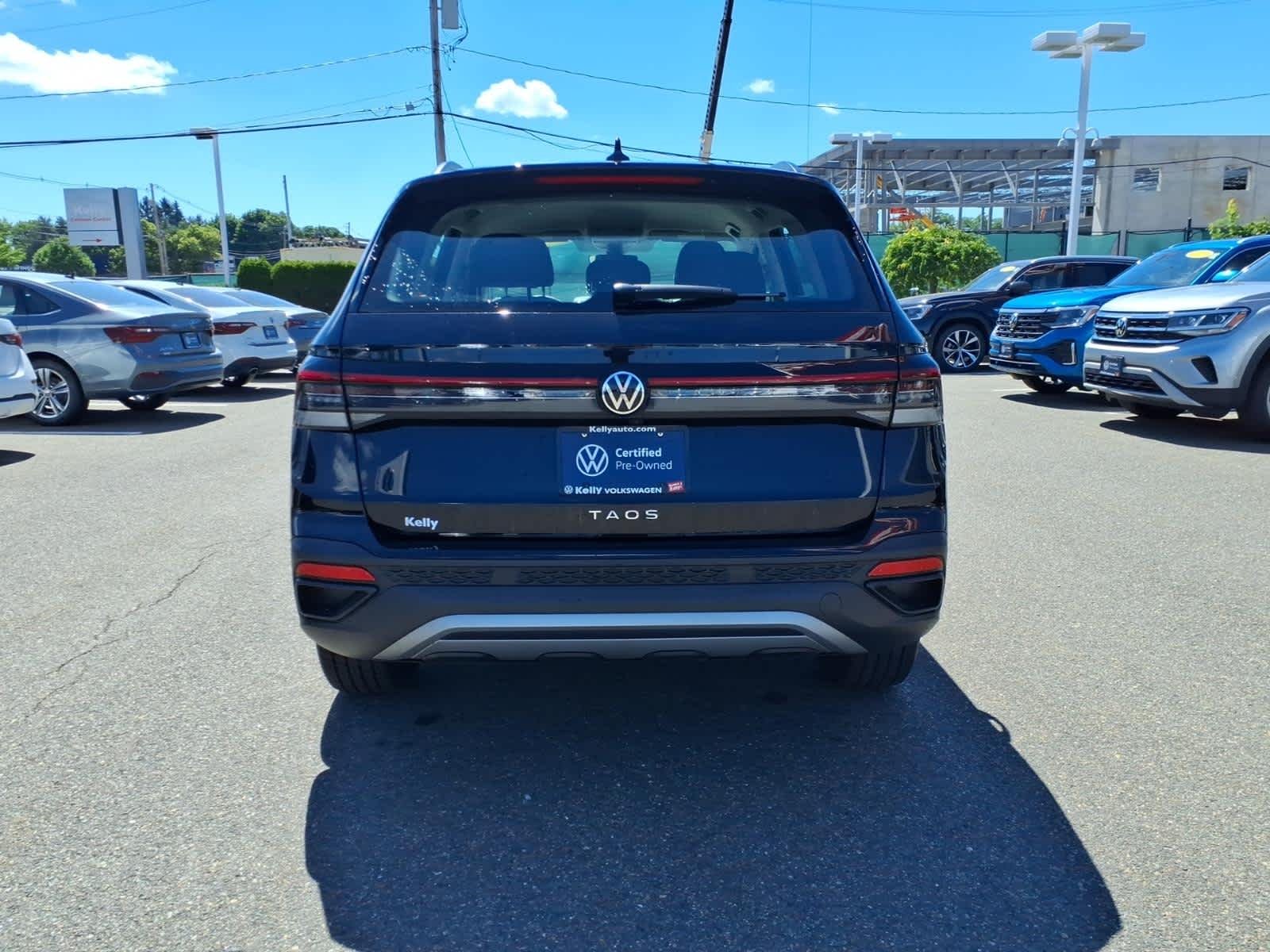 Certified Used 2025 Deep Black Pearl Volkswagen S image 5