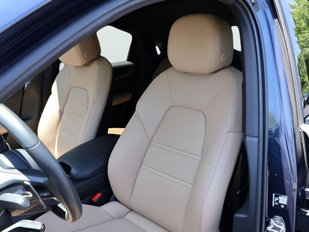 Certified Used 2026 Algarve Blue Metallic Porsche  image 5