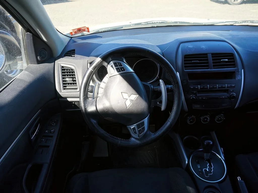 2011 Mitsubishi Outlander Sport ES - Photo 19