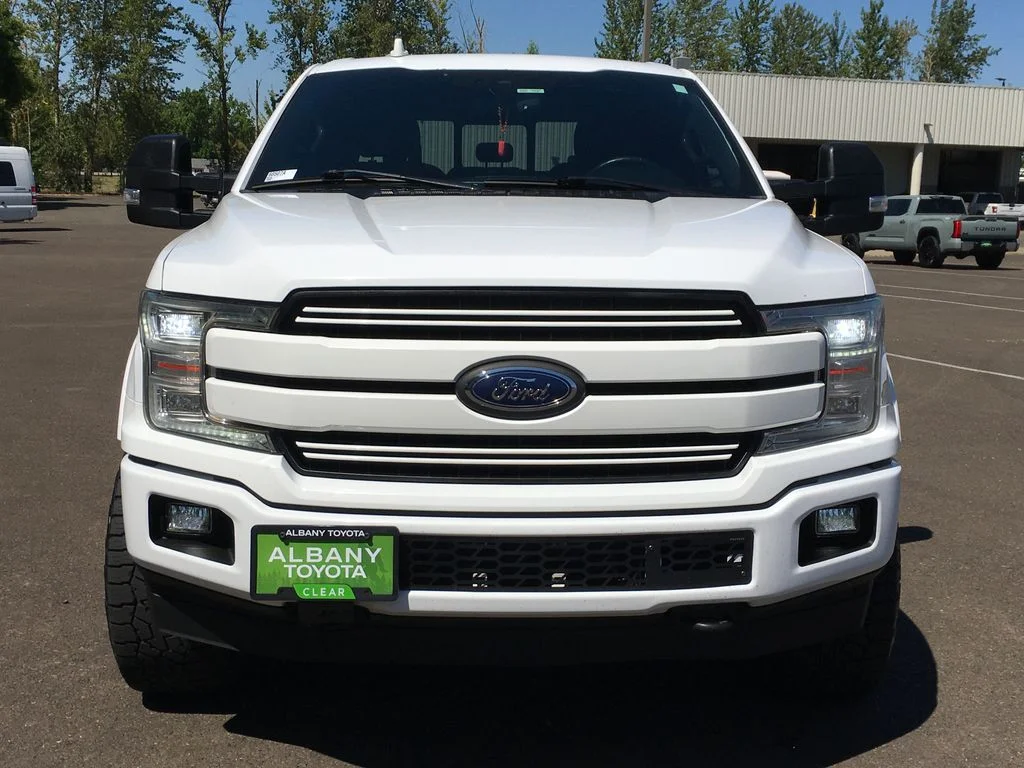Used 2018 White Ford Lariat image 11