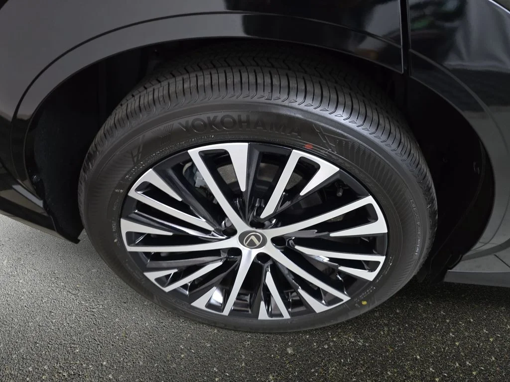 New 2026 Caviar Lexus PREMIUM AWD image 29