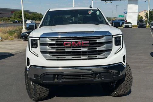 New 2026 Summit White GMC SLE image 3