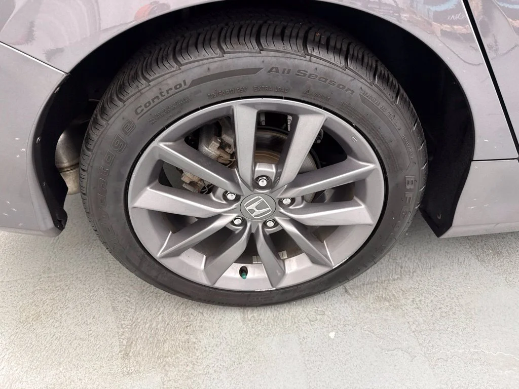 2019 Honda Civic EX 4dr Car Slide 8