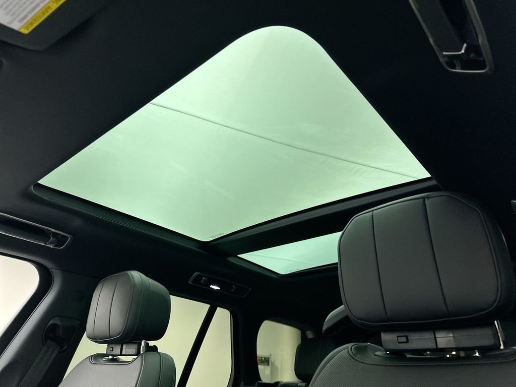 New 2026 Fuji White Land Rover SE image 19