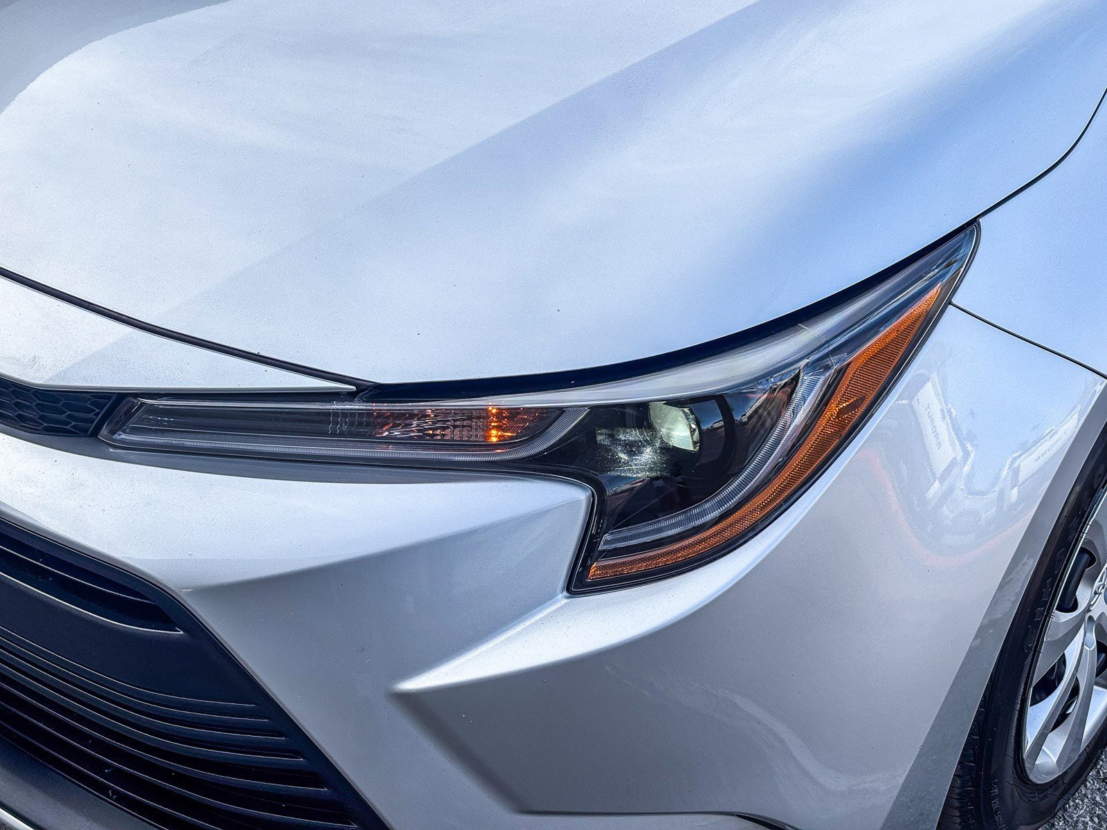 2025 Toyota Corolla LE - Photo 8